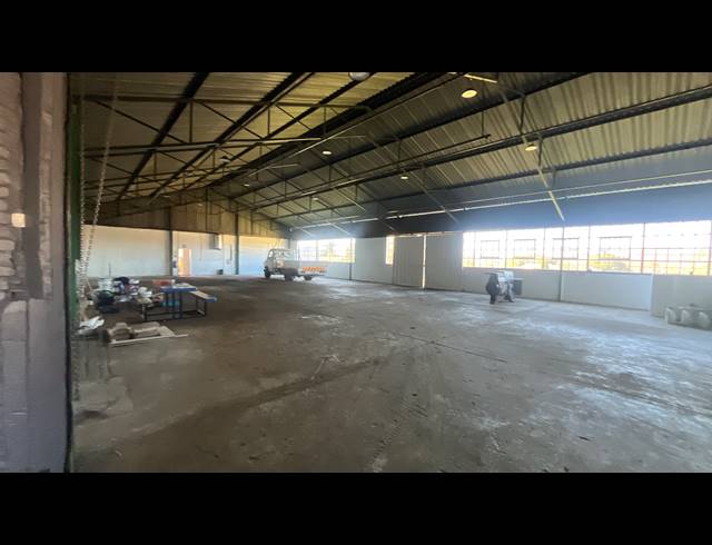 683M² WAREHOUSE TO LET IN SPARTAN